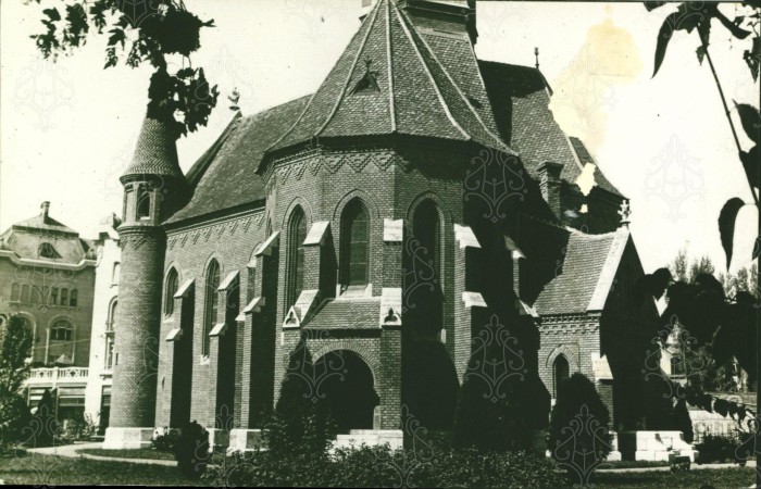 Szegedi templom (oldalnézet)