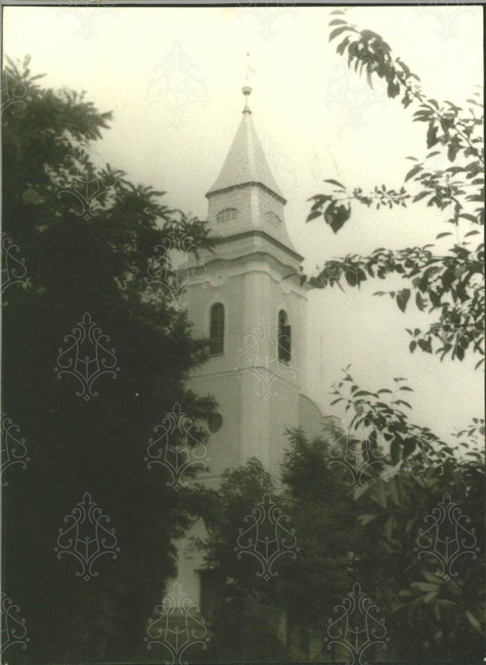 Újkenézi felújított templomkülső (1977. máj.)