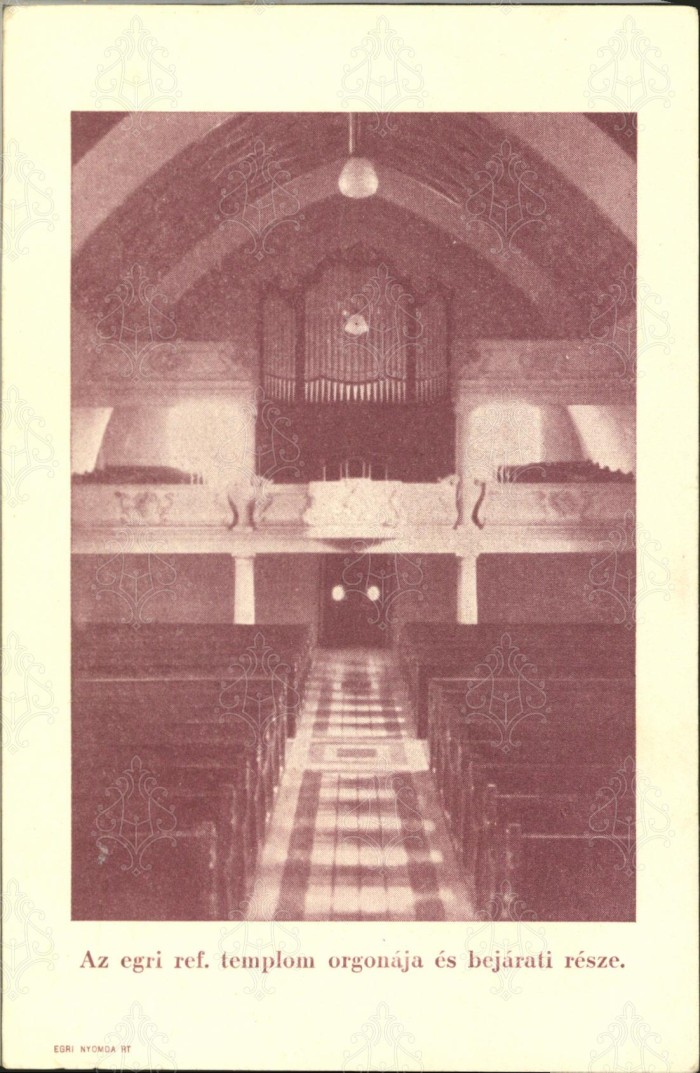 Templombelső: szószék, úrasztala, padok. (levelezőlap)